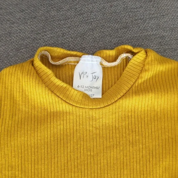 Vi & Jax Ribbed Crew neck - Picture 2 of 4